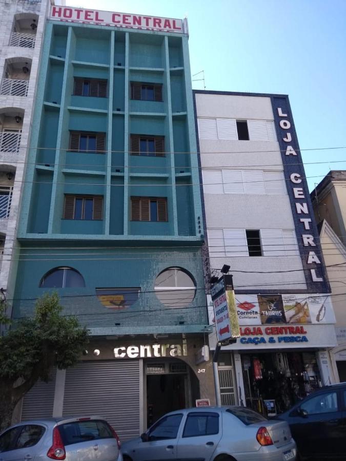 Central Hotel *